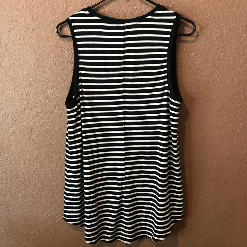 Striped Tank Top - Picture 3 of 5